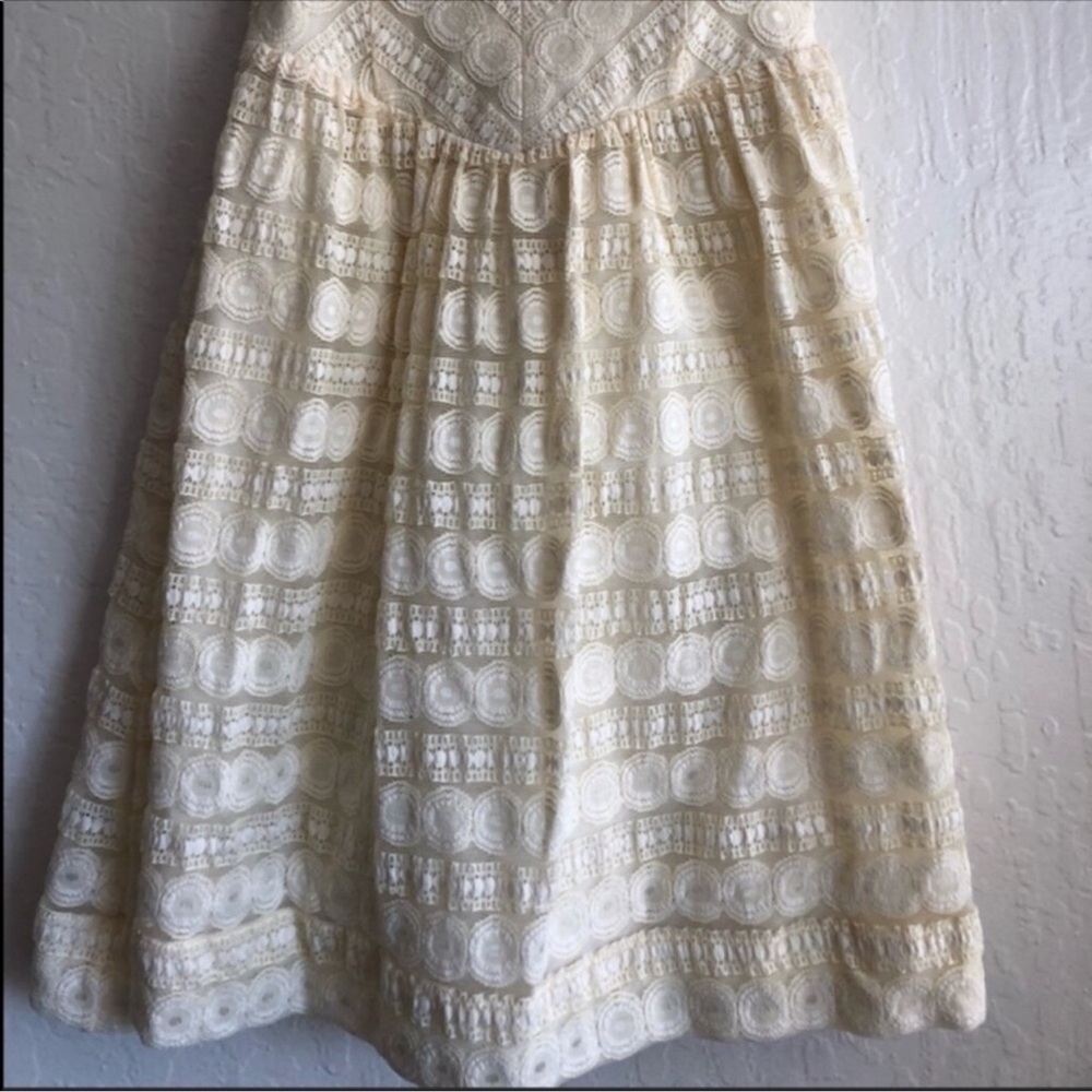 Guess lace corset dress 
In ivory color size 2 - Picture 5 of 7